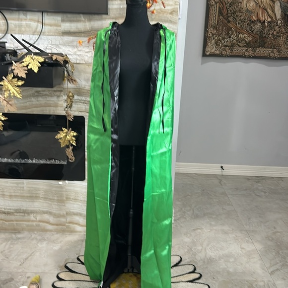 VGLOOK New With Tags Halloween Unisex Vampire Cape. - Picture 9 of 15